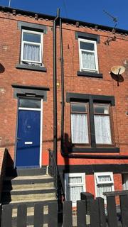 2 bedroom terraced house to rent, Longroyd Grove, Leeds LS11