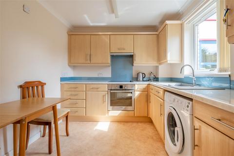 2 bedroom retirement property for sale, Fairacres Close, Keynsham, Bristol