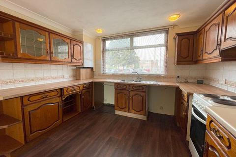 37 Okehampton Square, Romford, RM3 8YA