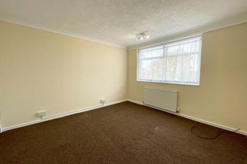 37 Okehampton Square, Romford, RM3 8YA