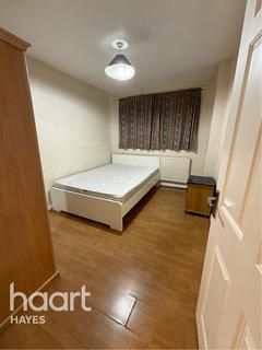 3 bedroom semi-detached house to rent, Lime Grove, Hayes