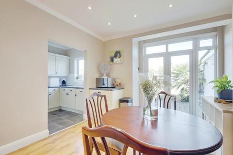 3 bedroom semi-detached house for sale, Stuart Road, Southend-on-sea, SS2