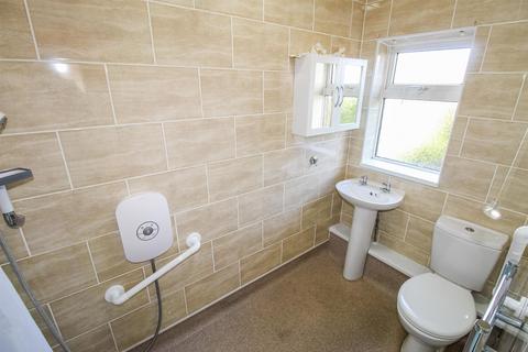 3 bedroom semi-detached house for sale, New Lane, Wakefield WF3