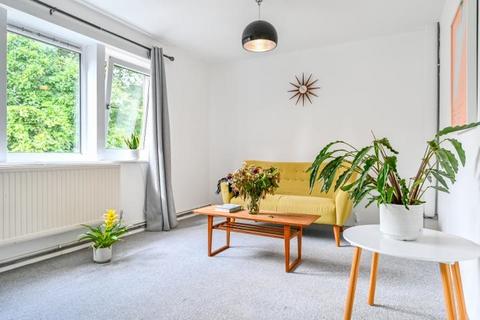 2 bedroom flat for sale, Arlington House, Arlington Way, London, EC1R 1XB