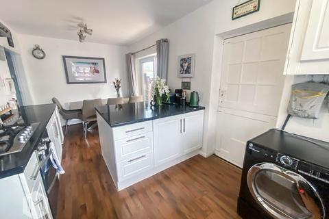 3 bedroom semi-detached house for sale, Wellfield Close, Bury, Greater Manchester, BL9 9PG