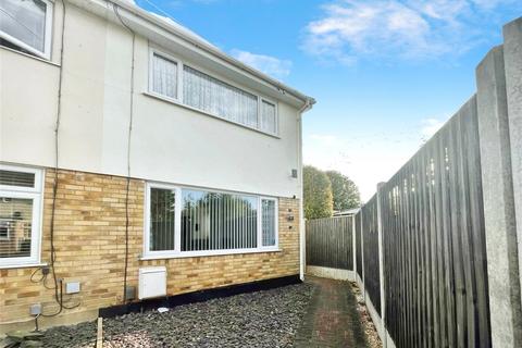 2 bedroom semi-detached house for sale, Cedar Avenue, Wickford, Essex, SS12