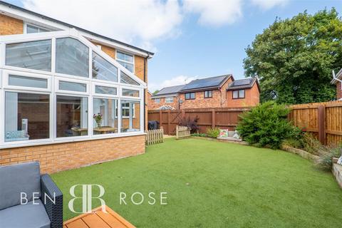 4 bedroom detached house for sale, Calderbank Close, Leyland