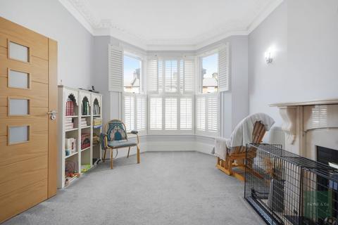 4 bedroom terraced house for sale, Osborne Road, London, E7