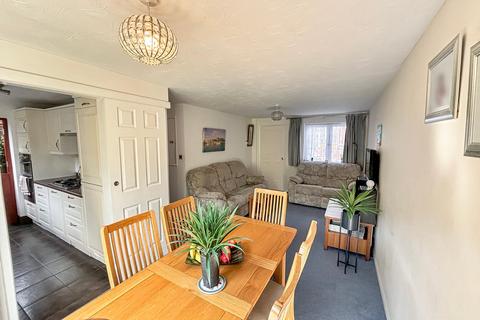 3 bedroom end of terrace house for sale, Swallow Rise, Chatham, ME5