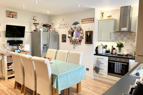 8 Colne Road, Cowling, Keighley, BD22 0BZ