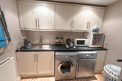 8 Colne Road, Cowling, Keighley, BD22 0BZ