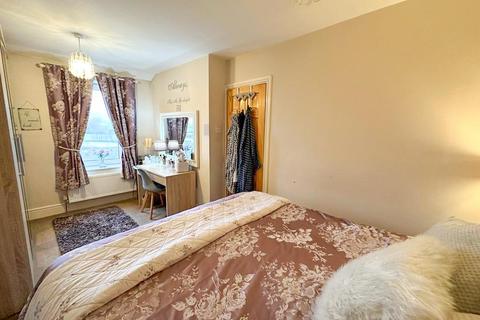 8 Colne Road, Cowling, Keighley, BD22 0BZ
