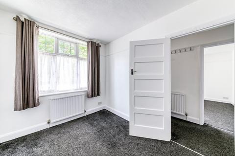 2 bedroom maisonette for sale, Brighton Road, Purley, CR8