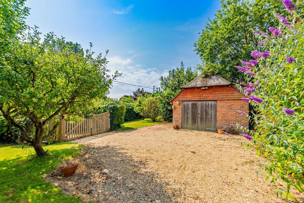 Garage/Driveway