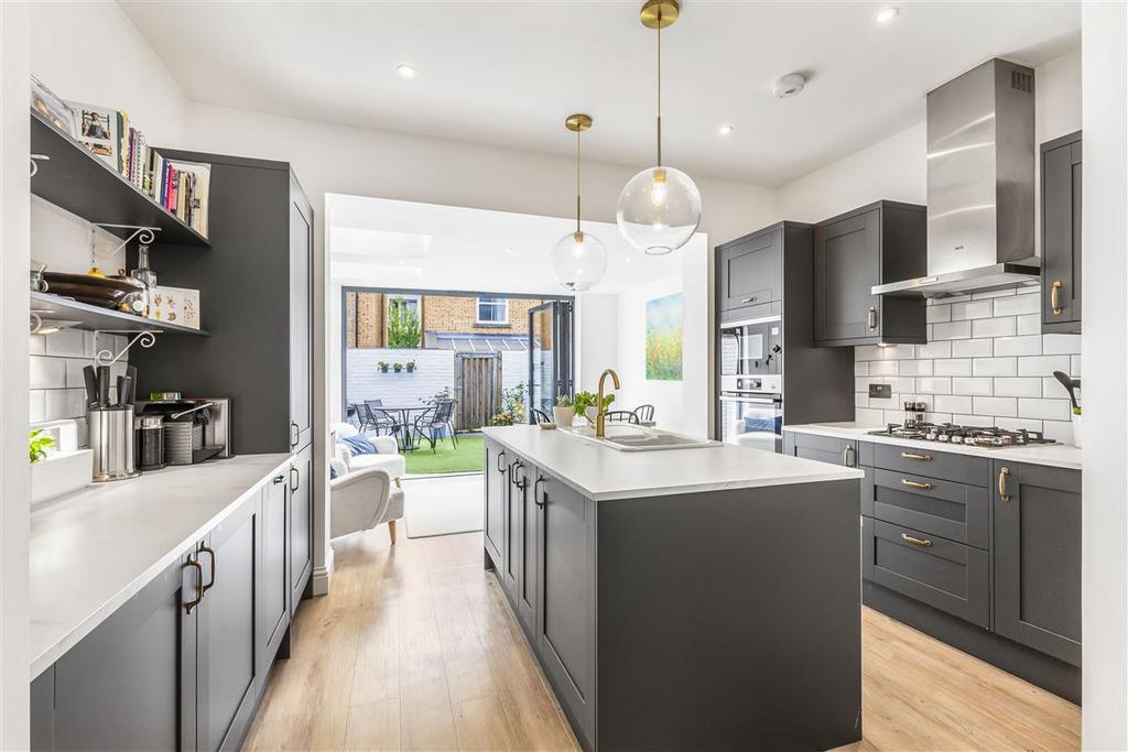 Balham New Road, SW12 3 bed terraced house for sale £1,000,000