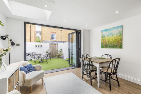 3 bedroom terraced house for sale, Balham New Road, SW12