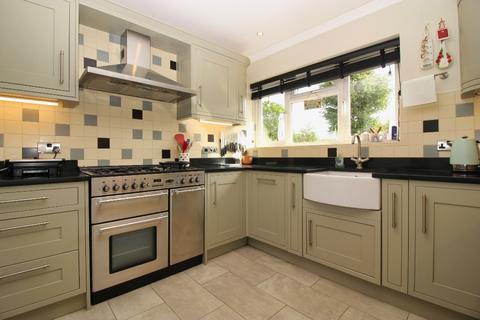 3 bedroom detached bungalow for sale, Pinesfield Lane, Trottiscliffe ME19