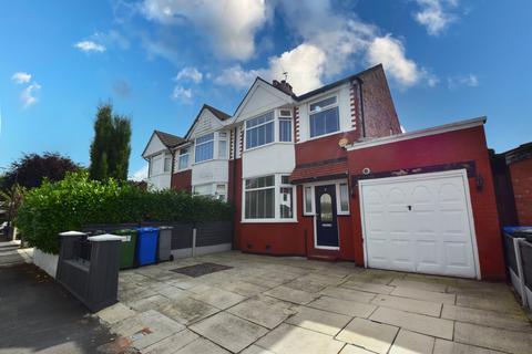 3 bedroom semi-detached house to rent, Beechfield Avenue, Urmston, M41