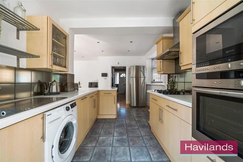 3 bedroom semi-detached house for sale, Lincoln Avenue, London