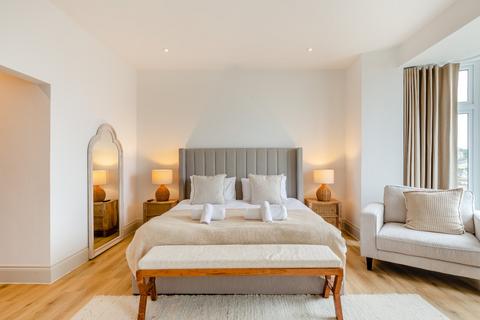 undefined, Park Avenue, Cornwall TR26