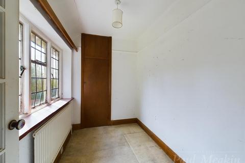 166 Ballards Way, Croydon, CR0 5RG