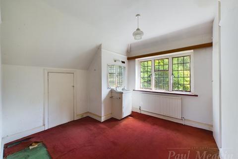 166 Ballards Way, Croydon, CR0 5RG