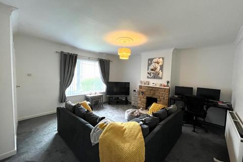 3 bedroom terraced house to rent, Hainworth Wood Road, Keighley, BD21