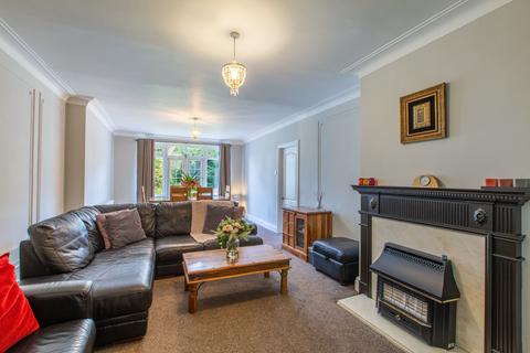 4 bedroom semi-detached house for sale, Leeds LS17