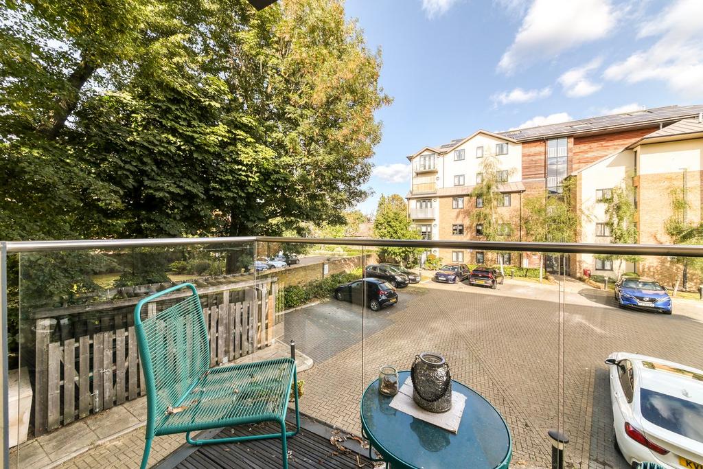 Tavistock Road, Croydon, CR0 2 bed apartment for sale £132,000