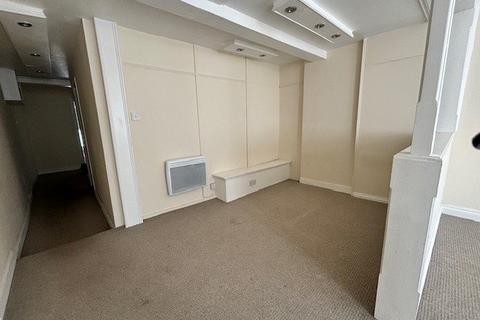 Studio to rent, 44 Fore Street, Cullompton