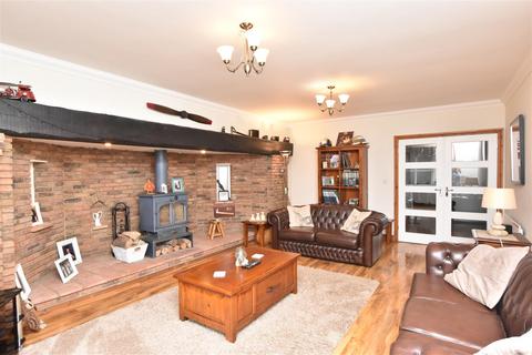 24 East End, Kirmington, Ulceby, DN39 6YS