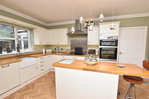 24 East End, Kirmington, Ulceby, DN39 6YS