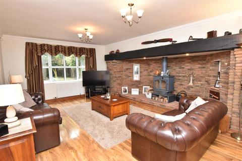 24 East End, Kirmington, Ulceby, DN39 6YS
