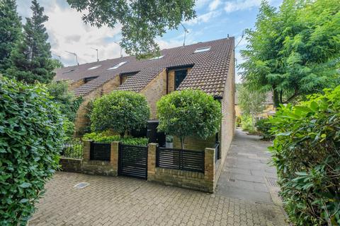 4 Inner Park Road, London, SW19 6DZ