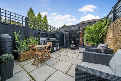 4 Inner Park Road, London, SW19 6DZ