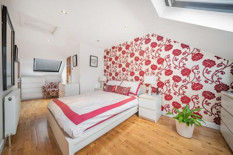 4 Inner Park Road, London, SW19 6DZ