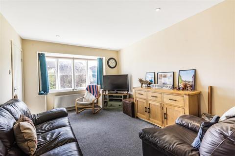 19 Dickens Road, Malton, YO17 7FE