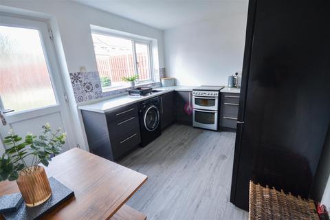 5 Ash Close, Killamarsh, Sheffield, S21 1GU