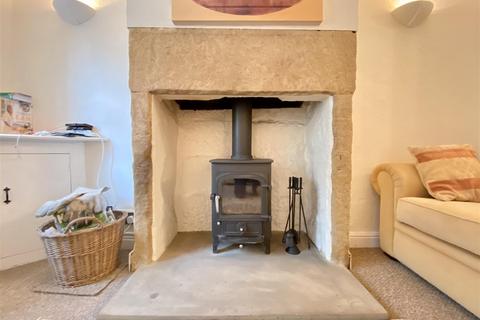 2 bedroom cottage to rent, Buxton Road, Bakewell