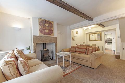 2 bedroom cottage to rent, Buxton Road, Bakewell