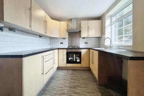 2 bedroom end of terrace house for sale, Hilton Lane, Manchester M25