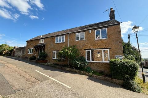 4 bedroom detached house for sale, Cattle Hill, Great Billing, Northampton NN3