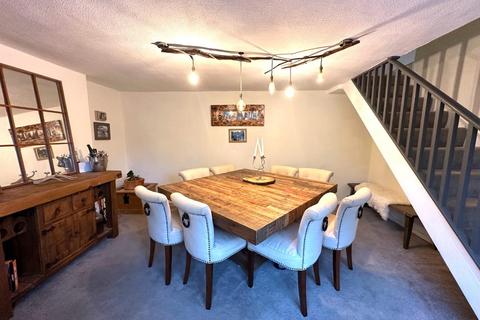 2 - 4 Cattle Hill, Great Billing, Northampton, NN3 9DU