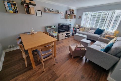 3 bedroom end of terrace house for sale, Hopton Gardens, Hopton