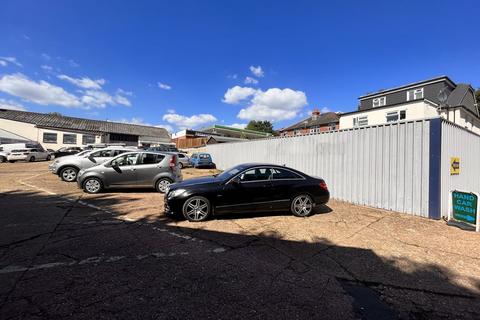 Industrial unit to rent, Unit 4 Woolston Garage Site, 182 Portsmouth Road, Southampton, SO19 9AQ