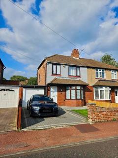 3 bedroom semi-detached house to rent, Newcastle upon Tyne NE5