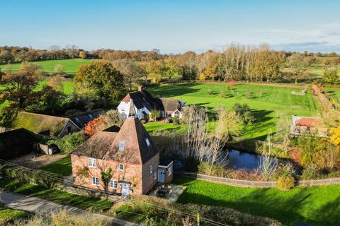 4 bedroom detached house for sale, Rural Countryside Family Home In Frittenden