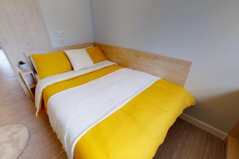 1 bedroom in a flat share to rent, Gold En Suite at Student Quarter, Seaford Road M6