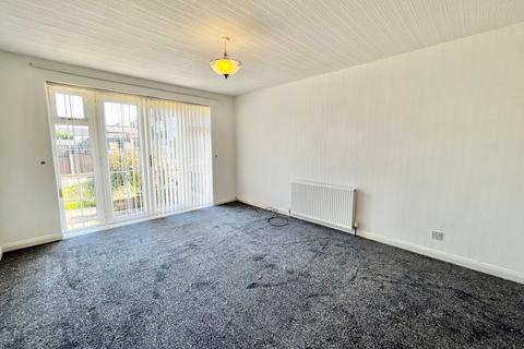 3 bedroom bungalow to rent, Florence Avenue, Wilsden, Bradford, BD15