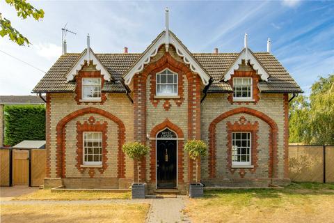 3 bedroom detached house for sale, Knights Way, Milton, Cambridge, Cambridgeshire, CB24